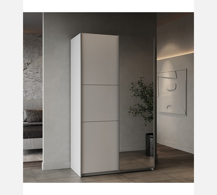 B120 Armoire Ghost blanche, 2 portes coulissantes dont 1 porte miroir.