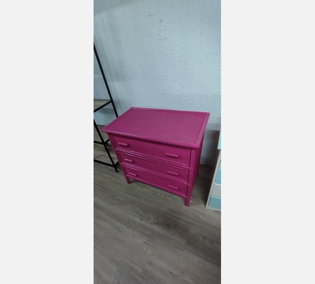 Commode en rotin rose 3 tiroirs.