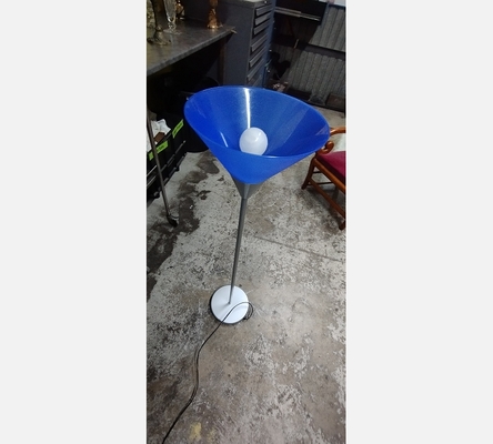 Lampadaire bleu