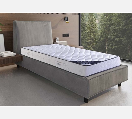 Matelas Access 140/190 cm épaisseur 20 cm. Mousse polyurétahne 25kg/m3