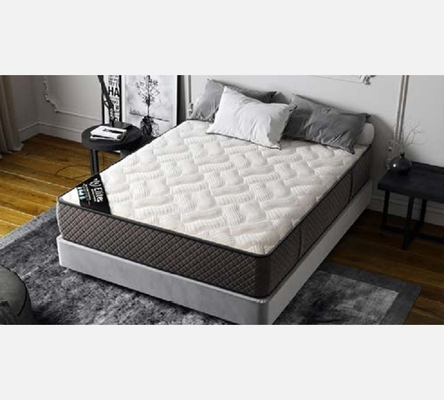 Matelas Gisela 140/190 cm épaisseur 30 cm. Mousse polyuréthane 30Kg/m3.