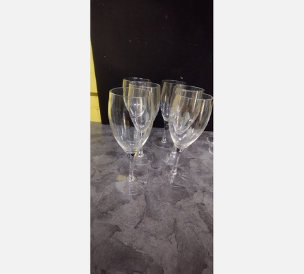 Serie de 6 verres à vin